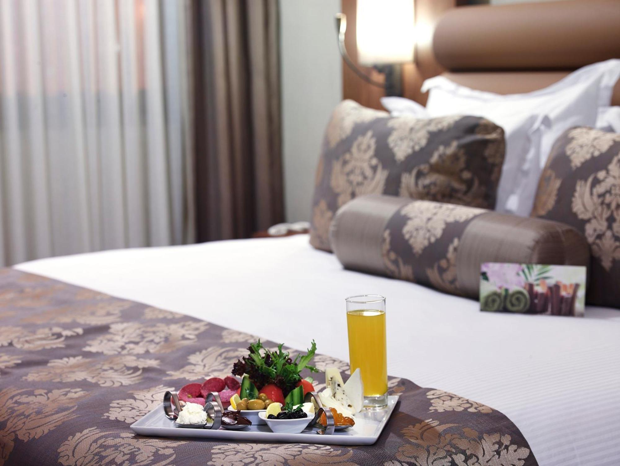 Euro Park Otel Истанбул Екстериор снимка