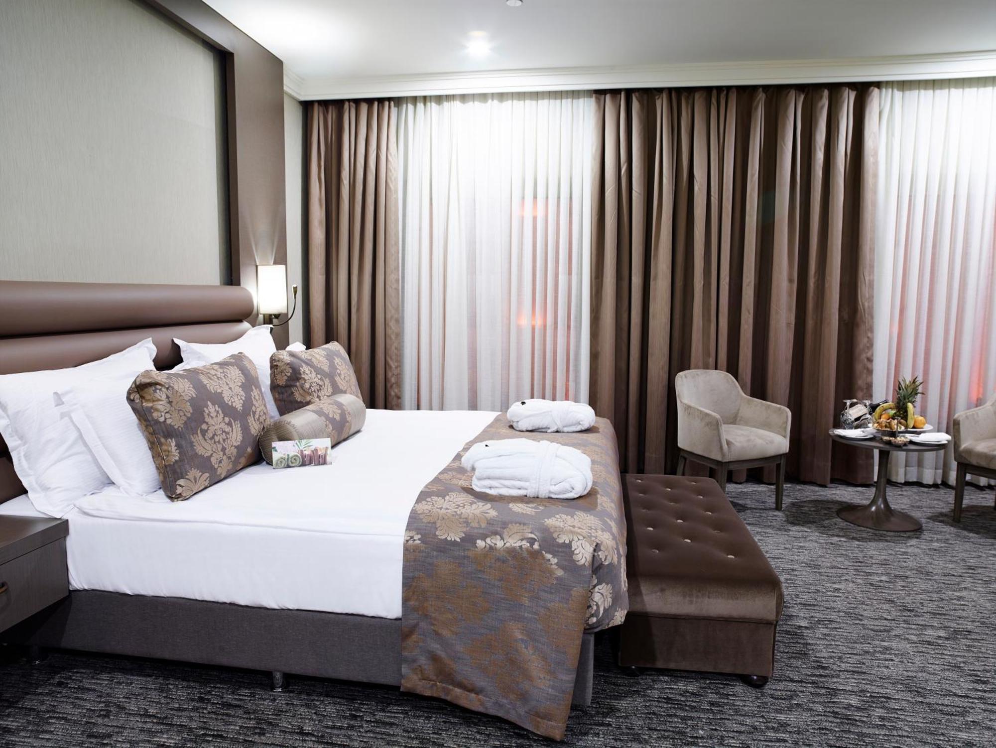 Euro Park Otel Истанбул Екстериор снимка